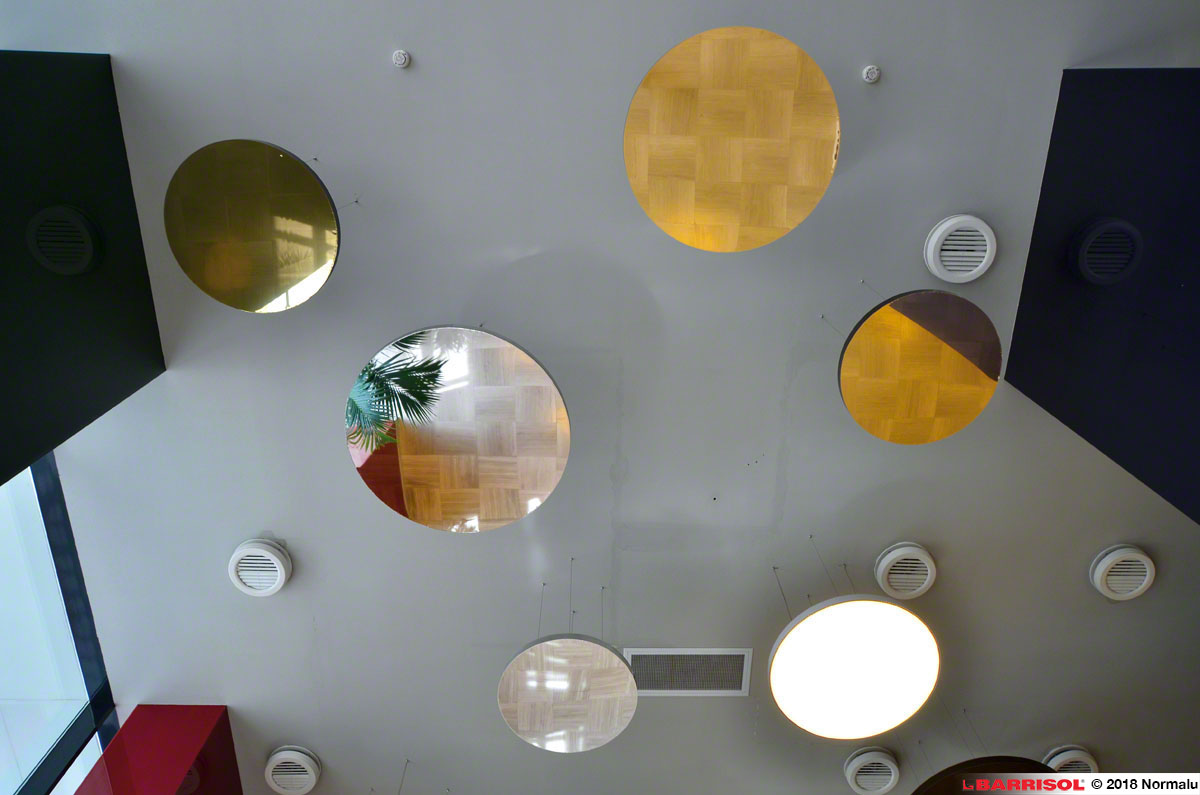 огледални кръгчета с различен цвят от Barrisol Mirror